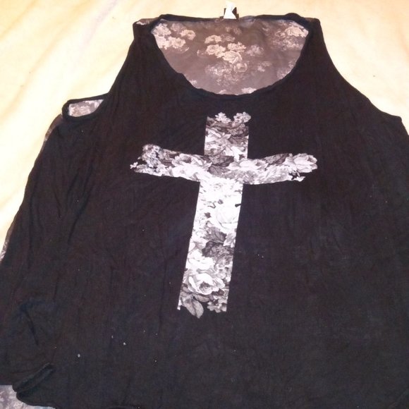 Torrid high low tank - Picture 1 of 4